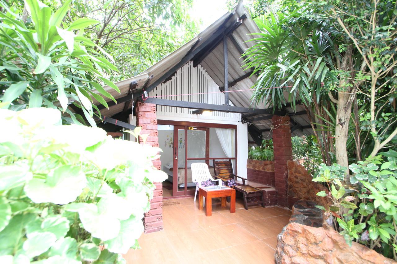 Pine Bungalow Krabi town Exterior foto
